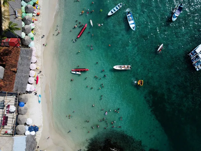 Playa Las Gatas: snorkel y actividades acuáticas